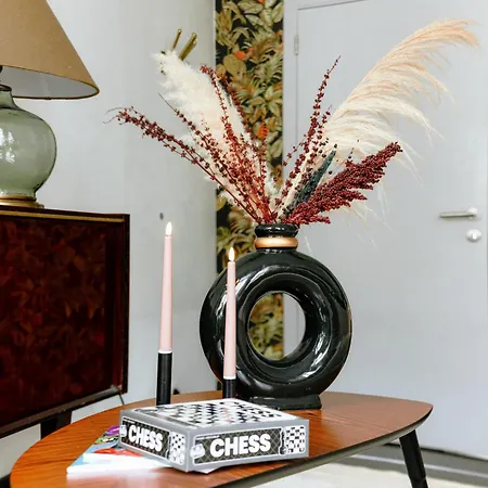 Unbeatable Location Explore On Foot! Apartment